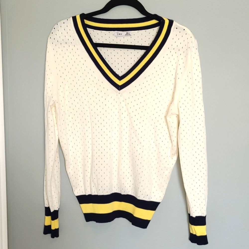 Dex lightweight preppy sweater size large